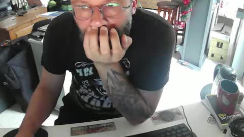 Snapshot of exibdevil chatting on 01.05.25 Gio online show from 01.05.25