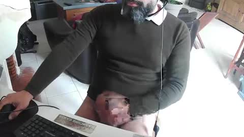 Snapshot of exibdevil chatting on 03.12.25 Gio online show from 03.12.25