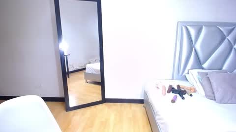 exotic_karmella online show from 12.11.24