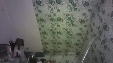 exoticapril01 online show from 12.15.25