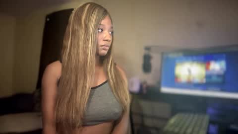 Snapshot of exoticaqua chatting on 09.23.25 exoticaqua online show from 09.23.25