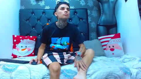 Snapshot of exotichot_couple chatting on 12.26.24 exotichot_couple online show from 12.26.24