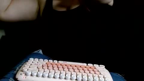 Exoticlexxii online show from 11.28.25