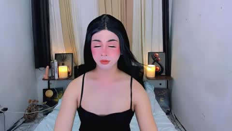 Snapshot of expensive_elise chatting on 06.22.26 expensive_elise online show from 06.22.26