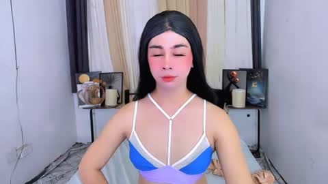 Snapshot of expensive_elise chatting on 06.28.26 expensive_elise online show from 06.28.26