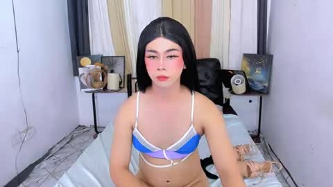 Snapshot of expensive_elise chatting on 06.29.26 expensive_elise online show from 06.29.26