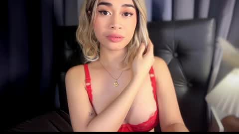 Snapshot of expensivets_chloe chatting on 06.08.26 chloee online show from 06.08.26