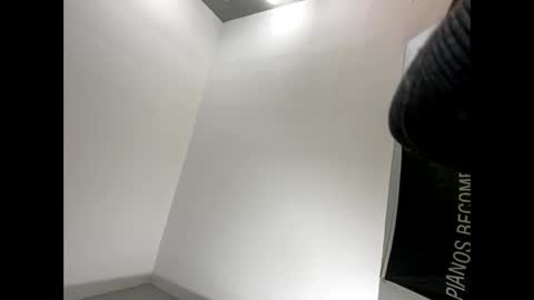 Explosivee andyy online show from 11.17.25