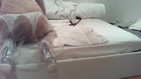 Elise online show from 12.19.24