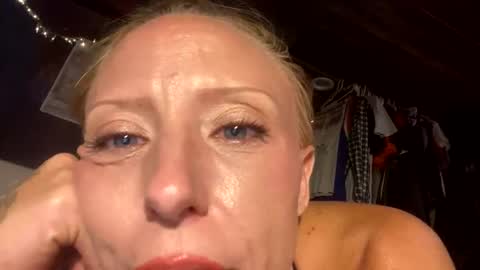 Snapshot of extacy5150 chatting on 09.09.25 extacy5150 online show from 09.09.25