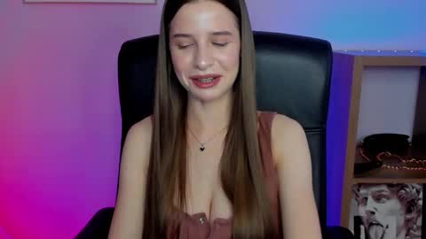 Snapshot of extasy_maya chatting on 10.09.25 Maya online show from 10.09.25