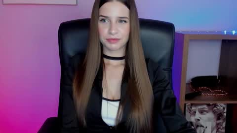 Snapshot of extasy_maya chatting on 11.04.25 Maya online show from 11.04.25