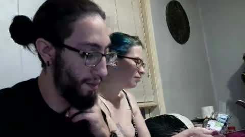 Snapshot of extaticxx chatting on 12.11.24 Extrastatic94 online show from 12.11.24