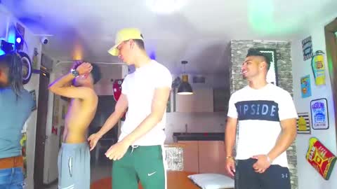 extrangers online show from 02.02.25