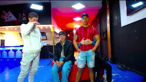 extrangers online show from 09.13.25