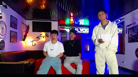 extrangers online show from 03.20.26