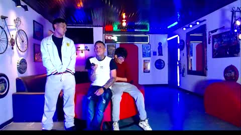 extrangers online show from 03.24.26