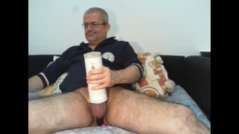 Snapshot of eyes12 chatting on 02.03.25 GEORGE online show from 02.03.25