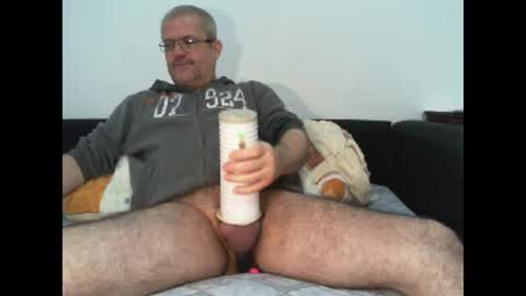 Snapshot of eyes12 chatting on 02.05.25 GEORGE online show from 02.05.25