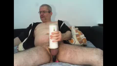 Snapshot of eyes12 chatting on 02.12.25 GEORGE online show from 02.12.25