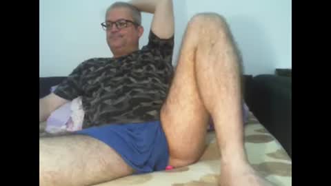 Snapshot of eyes12 chatting on 09.10.25 GEORGE online show from 09.10.25