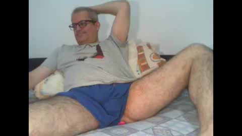 Snapshot of eyes12 chatting on 10.08.25 GEORGE online show from 10.08.25