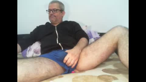 Snapshot of eyes12 chatting on 11.01.25 GEORGE online show from 11.01.25