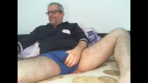 Snapshot of eyes12 chatting on 11.10.25 GEORGE online show from 11.10.25