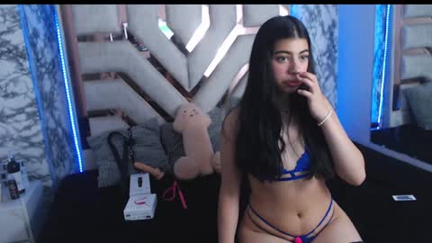 Snapshot of eylin_sofia chatting on 12.17.24 eylin_sofia online show from 12.17.24