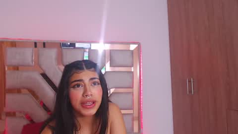 Snapshot of eylin_sofia chatting on 02.18.25 eylin_sofia online show from 02.18.25
