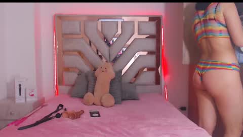 Snapshot of eylin_sofia chatting on 02.21.25 eylin_sofia online show from 02.21.25