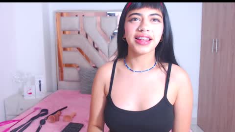 Snapshot of eylin_sofia chatting on 02.28.25 eylin_sofia online show from 02.28.25