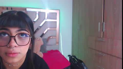 Snapshot of eylin_sofia chatting on 03.10.25 eylin_sofia online show from 03.10.25