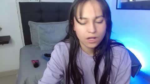 eymmy_24 online show from 09.11.25