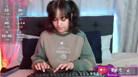 eymmy_24 online show from 10.25.25