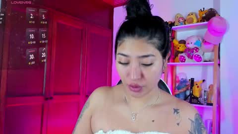 Snapshot of eymy_hadid_ chatting on 09.26.25 Emily online show from 09.26.25