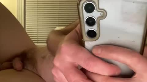 Snapshot of ezrandomguy chatting on 02.26.26 ezrandomguy online show from 02.26.26