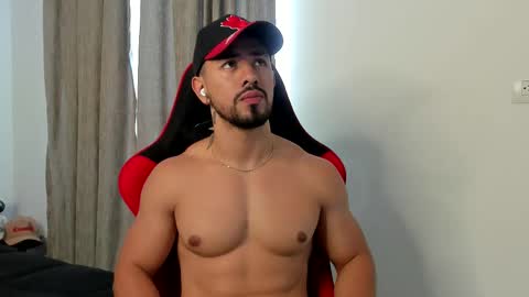 Ezzio Scolaro online show from 10.04.25