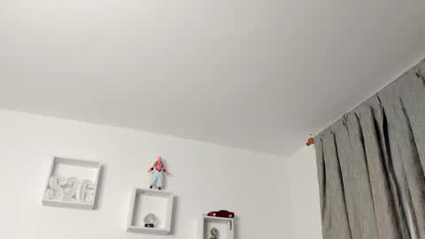 Ezzio Scolaro online show from 02.04.26