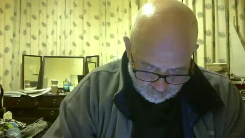 Snapshot of f1zzeek chatting on 06.21.26 f1zzeek online show from 06.21.26