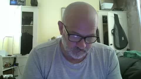 Snapshot of f1zzeek chatting on 06.22.26 f1zzeek online show from 06.22.26