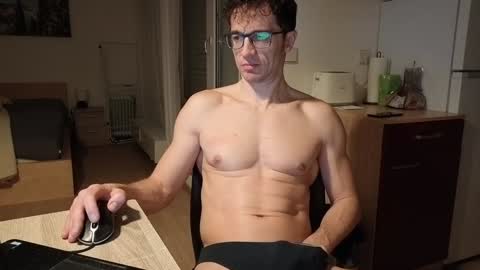 Snapshot of f24570a chatting on 02.05.25 Mick online show from 02.05.25