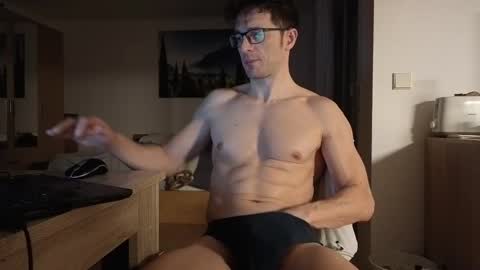 Snapshot of f24570a chatting on 02.09.25 Mick online show from 02.09.25