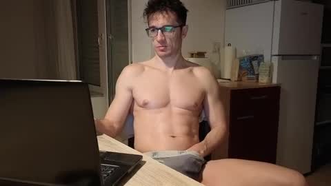 Snapshot of f24570a chatting on 03.07.25 Mick online show from 03.07.25