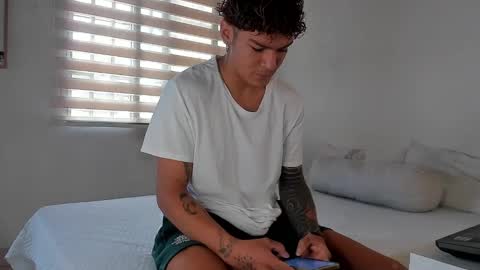 Snapshot of fabrizio_amery chatting on 12.27.24 - A N D E R online show from 12.27.24