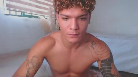 Snapshot of fabrizio_amery chatting on 01.10.25 - A N D E R online show from 01.10.25