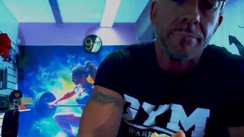 Snapshot of fabxxxl chatting on 10.29.25 fabxxxl online show from 10.29.25