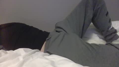 Snapshot of facelessescape chatting on 10.30.25 FacelessEscape online show from 10.30.25