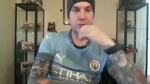 Dennis online show from 11.10.25