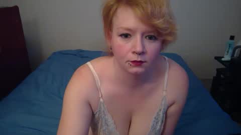 Snapshot of faedream_ chatting on 12.28.24 faedream_ online show from 12.28.24